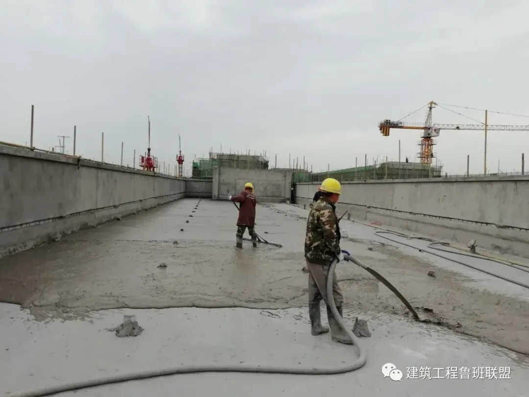 屋面保温的三种做法：现浇、铺贴、喷涂(图2)